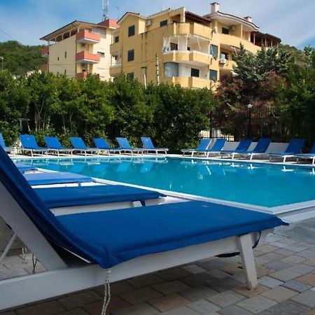 Hotel Besani Durrës Exterior foto